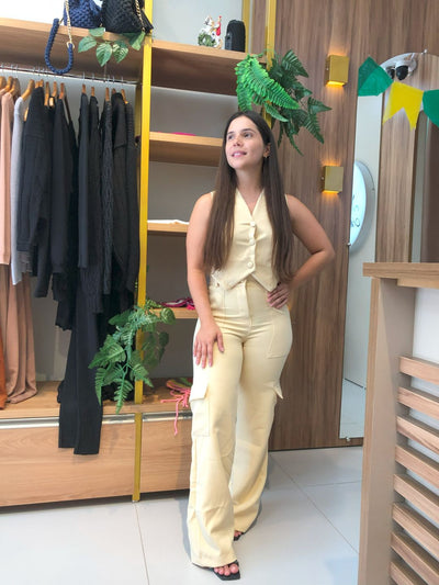 Conjunto em Alfaiataria Colete + Calça Amarelo